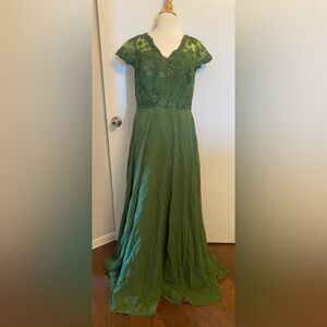 NWT Dress Womens Sz 14 Forest Green Floor-Length Bridal Embroidered A-Line SL